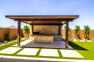 Pergolas & Outdoor Features